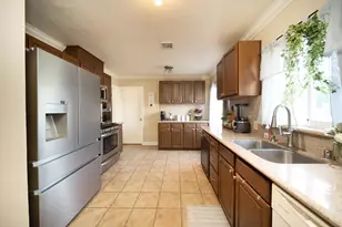 2175 W Alpine Ave, Stockton, CA 95204 - Photo 11