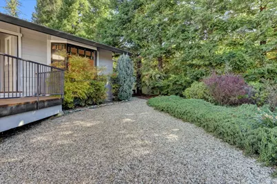 18250 Lake Forest Drive, Penn Valley, CA 95946 - Photo 39