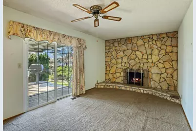 811 E C Street, Oakdale, CA 95361 - Photo 17