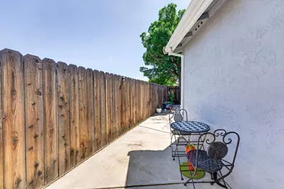 552 W 4th Street, Tracy, CA 95376 - Photo 33