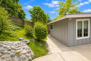 1318 Susan Cir, Roseville, CA 95661 - Photo 19