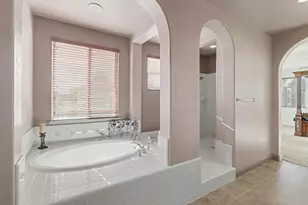 6829 Salvaterra Cir, Elk Grove, CA 95757 - Photo 37