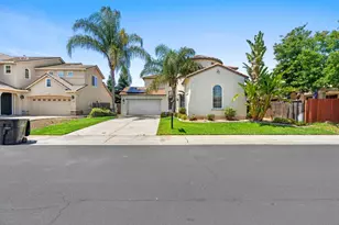 6829 Salvaterra Cir, Elk Grove, CA 95757 - Photo 3