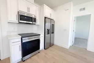 94 W San Diego Dr, Tracy, CA 95391 - Photo 25