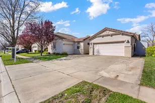 1595 SE Three Rivers Dr, Marysville, CA 95901 - Photo 1