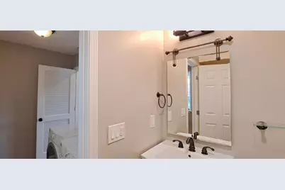 8019 Sterling Drive, Oakland, CA 94605 - Photo 25