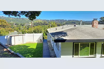 8019 Sterling Drive, Oakland, CA 94605 - Photo 17