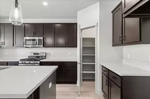 2041 Zane Way, Turlock, CA 95382 - Photo 23