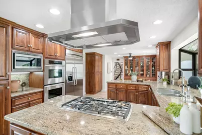 4850 Saint Augustine Drive, Elk Grove, CA 95758 - Photo 11