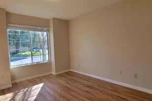 9017 Laguna Springs Way, Elk Grove, CA 95758 - Photo 11