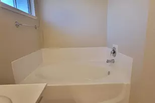 9017 Laguna Springs Way, Elk Grove, CA 95758 - Photo 13