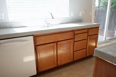 9572 S Coast Lane, Elk Grove, CA 95758 - Photo 7