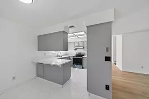 8033 Renton Way, Sacramento, CA 95828 - Photo 19