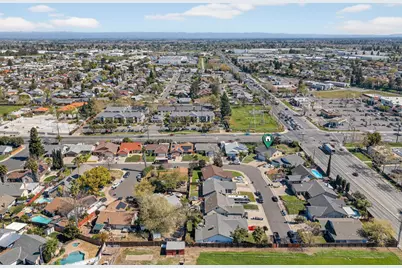 8033 Renton Way, Sacramento, CA 95828 - Photo 55