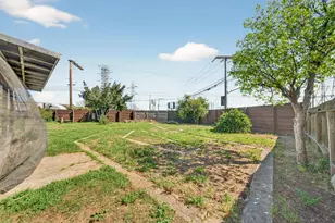 8033 Renton Way, Sacramento, CA 95828 - Photo 43