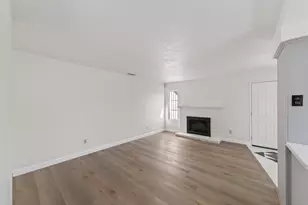 8033 Renton Way, Sacramento, CA 95828 - Photo 13