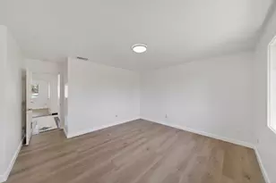 8033 Renton Way, Sacramento, CA 95828 - Photo 35