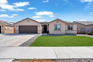 2439 Madeline Dr, Hanford, CA 93230 - Photo 1