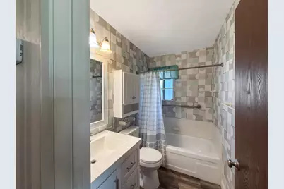 619 E Robinhood Drive, Stockton, CA 95207 - Photo 9