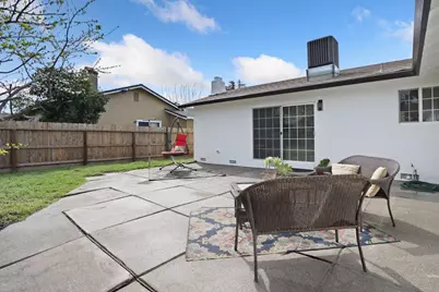 8734 Hermosa Court, Stockton, CA 95210 - Photo 27
