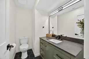 27 Park W Ct, Sacramento, CA 95831 - Photo 13