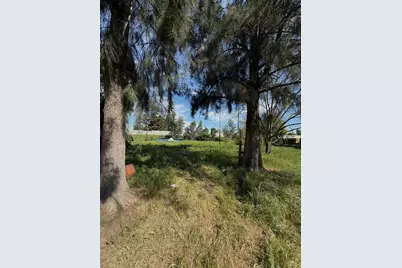 8035 Bucks Harbor Way, Sacramento, CA 95828 - Photo 15