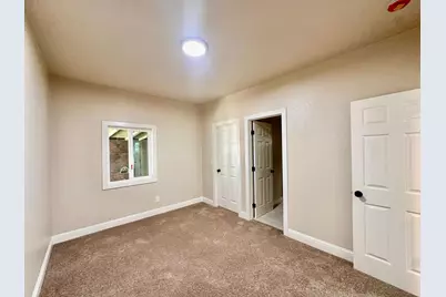 717 Parnell Avenue, Turlock, CA 95380 - Photo 17