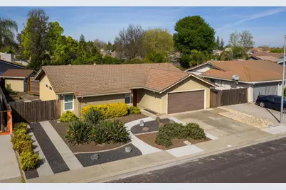 1859 Elmwood Lane, Manteca, CA 95336 - Photo 3