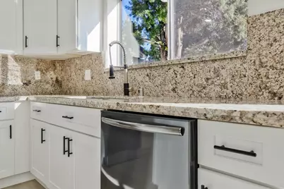 5481 Muskingham Way, Sacramento, CA 95823 - Photo 15