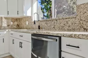 5481 Muskingham Way, Sacramento, CA 95823 - Photo 15