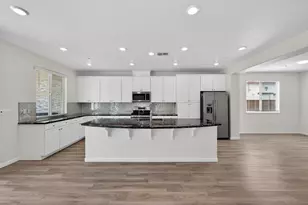9291 Wild Lilac Cir, Sacramento, CA 95829 - Photo 11