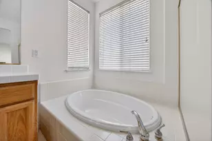 9953 W Taron Dr, Elk Grove, CA 95757 - Photo 29