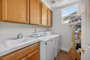 9953 W Taron Dr, Elk Grove, CA 95757 - Photo 23