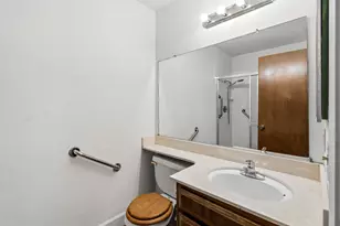 95 Saginaw Cir, Sacramento, CA 95833 - Photo 11