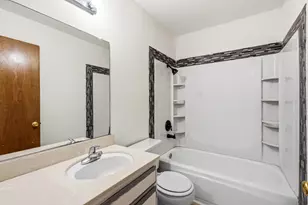 95 Saginaw Cir, Sacramento, CA 95833 - Photo 15