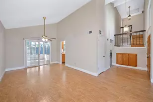 8954 Park Trail Dr, Elk Grove, CA 95624 - Photo 9