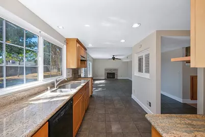 8954 Park Trail Drive, Elk Grove, CA 95624 - Photo 21