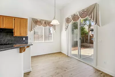 9465 Mainline Drive, Elk Grove, CA 95624 - Photo 17