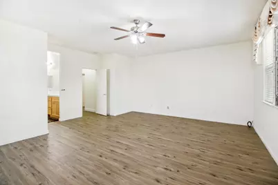 9465 Mainline Drive, Elk Grove, CA 95624 - Photo 21