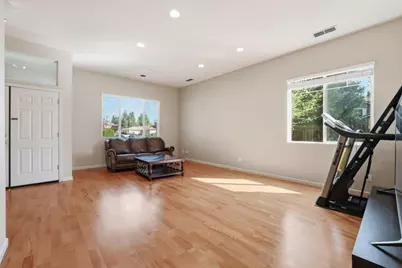 939 McGuire Court, Folsom, CA 95630 - Photo 5