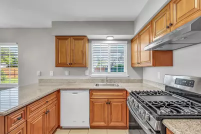 4448 Durer Parkway, Sacramento, CA 95823 - Photo 5