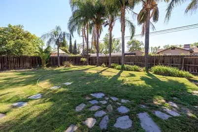 1424 W Roseburg Avenue, Modesto, CA 95350 - Photo 45