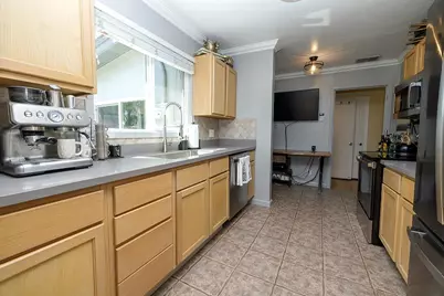 1424 W Roseburg Avenue, Modesto, CA 95350 - Photo 19