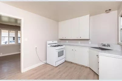 2324 N Edison Ave, Sacramento, CA 95821 - Photo 11