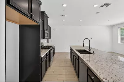 9058 Albarino Way, Sacramento, CA 95829 - Photo 15