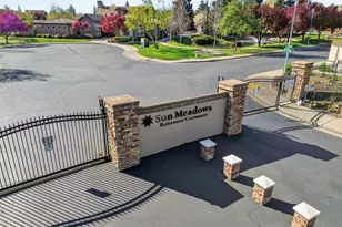 7426 Sun Reign Ln, Sacramento, CA 95823 - Photo 43