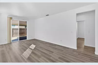 7426 Sun Reign Lane, Sacramento, CA 95823 - Photo 17