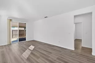 7426 Sun Reign Ln, Sacramento, CA 95823 - Photo 17