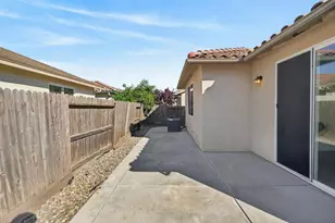 7426 Sun Reign Ln, Sacramento, CA 95823 - Photo 37