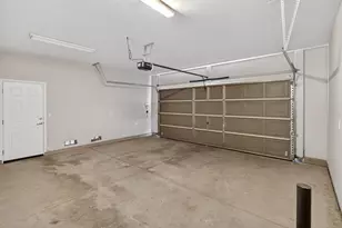 7426 Sun Reign Ln, Sacramento, CA 95823 - Photo 33